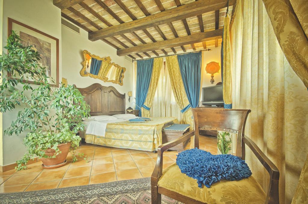 Le Gole Ristorante & Resort Celano Zimmer foto